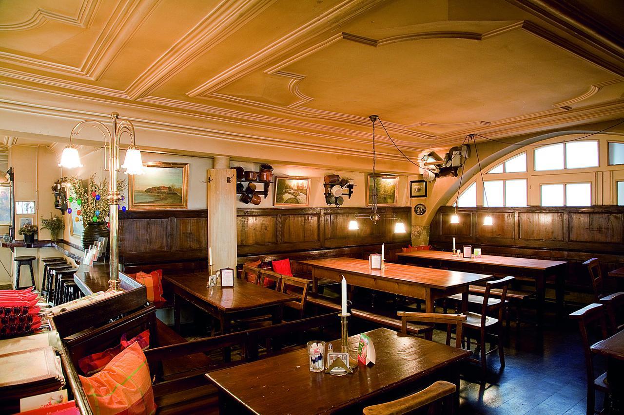 Restaurant Dicker Mann Hotel Zum Blauen Krebs Regensburg Luaran gambar